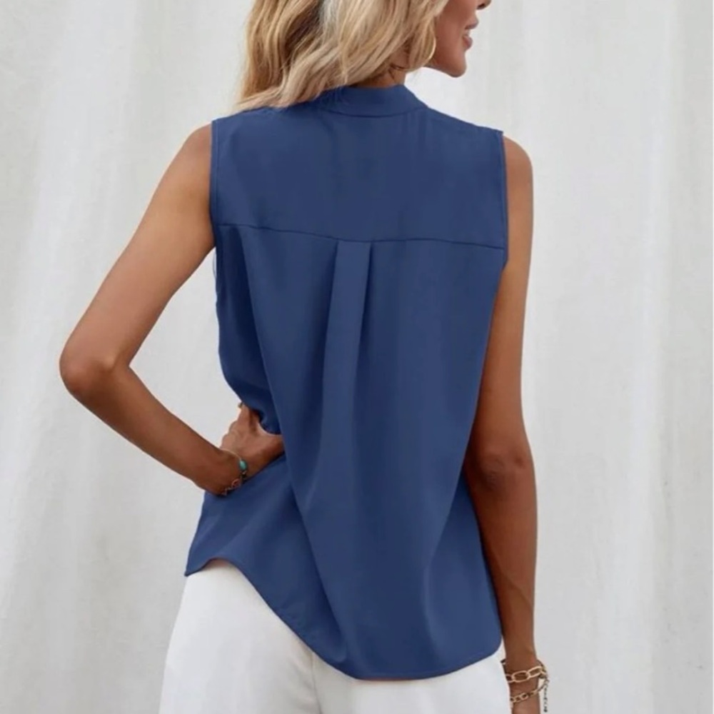 Sleeveless blouse